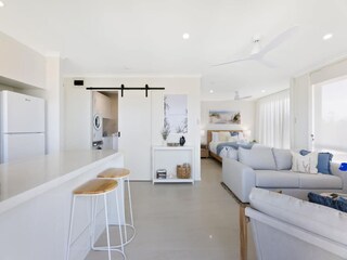 Apartment Broadbeach Features 19