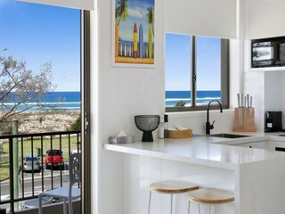 Apartment Broadbeach Features 16