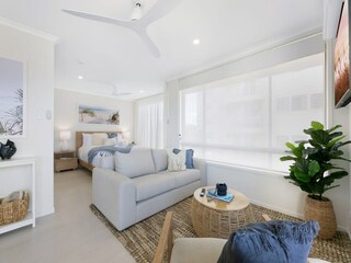 Apartment Broadbeach Features 18