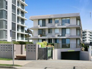 Apartment Broadbeach Outdoor Recording 5