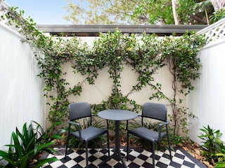 Apartment Sydney Outdoor Recording 1