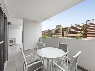 Apartment Welt Outdoor Recording 2