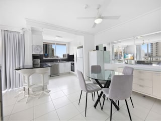 Apartment Broadbeach Features 13