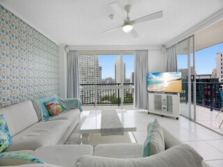 Apartment Broadbeach Features 11