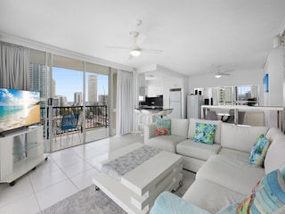 Apartment Broadbeach Features 15