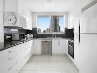 Apartment Broadbeach Features 8
