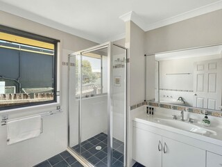 Apartment Welt Features 16