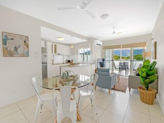 Apartment Trinity Beach Features 12