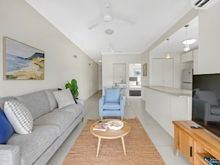 Apartment Trinity Beach Features 14
