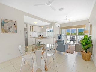 Apartment Trinity Beach Features 21
