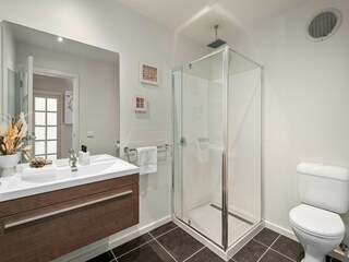 Apartment Welt Features 16