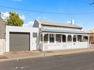 Apartment Welt Features 14