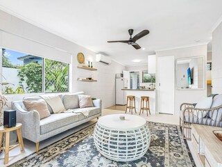 Apartment Trinity Beach Features 14