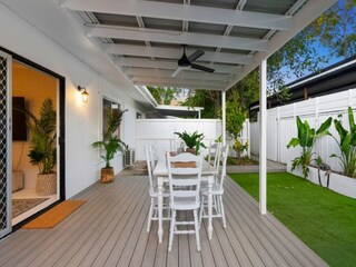 Apartment Trinity Beach Outdoor Recording 3