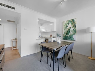 Apartment Broadbeach Features 14