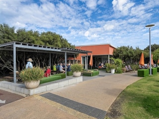 Apartment Perth Environment 34