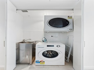 Apartment Welt Features 8