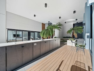 Apartment Welt Outdoor Recording 2