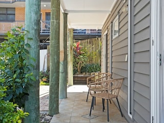 Apartment Welt Outdoor Recording 2