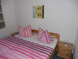 Schlafzimmer 1