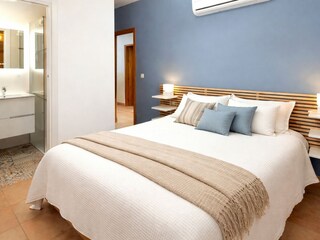 Masterbedroom mit Bad en suite