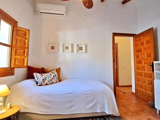 Schlafzimmer 3 hat ein Einzelbett für eine Person