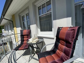 bestuhlter Balkon