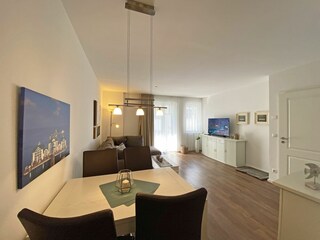 Küche mit Blick ins Wonzimmer