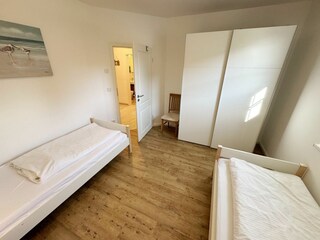 2. Schlafzimmer mit 2 Einzelbetten