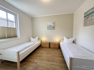 2. Schlafzimmer mit 2 Einzelbetten
