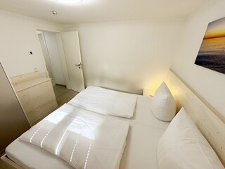 2. Schlafzimmer mit Doppelbett