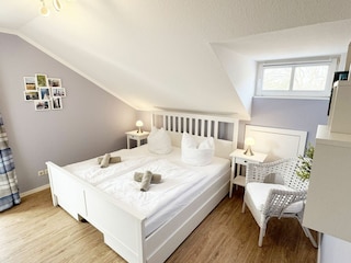 1. Schlafzimmer mit Doppelbett