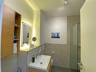 Badezimmer mit Waschbecken