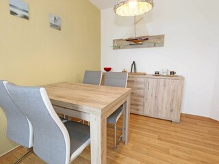 Esstisch für gemeinsame Mahlzeiten