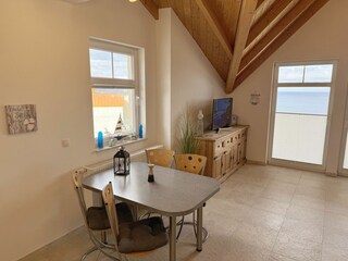 Esstisch mit Stühlen