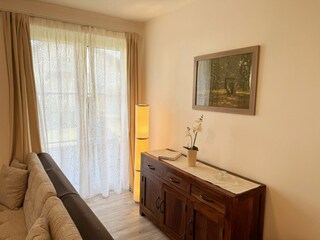 kleines Sideboard im Wohnzimmer