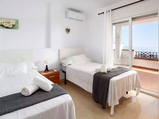 Schlafzimmer 2 mit zwei Einzelbetten