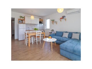 Apartment Brodarica  13