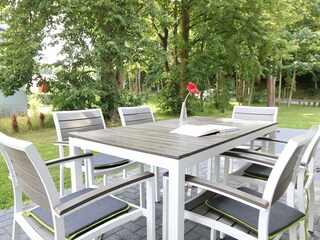 bestuhlte Terrasse in ruhiger Lage