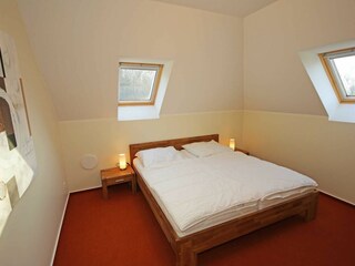 2. Schlafzimmer mit Doppelbett