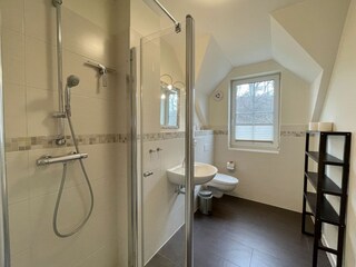 Badezimmer mit Dusche