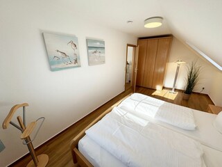 2. Schlafzimmer mit Doppelbett