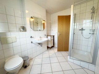 Badezimmer mit Waschbecken