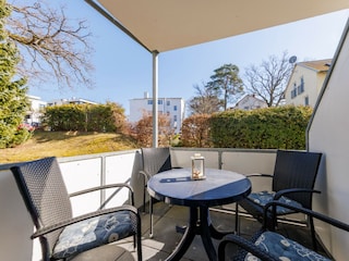 Ihr möblierter Balkon nach Osten.