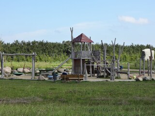 Kinderspielplatz 100m