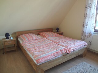 2. Schlafzimmer