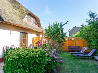 Entspannung auf den Gartenliegen