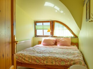 Doppelbettzimmer mit Fernseher