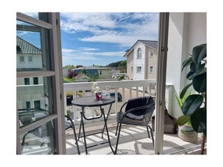 Der möblierte Balkon.