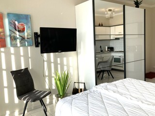 WLAN und TV sind vorhanden.